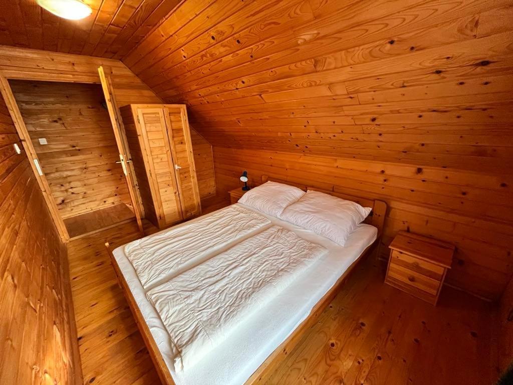 Almos Apartman Balatonfenyves Ngoại thất bức ảnh