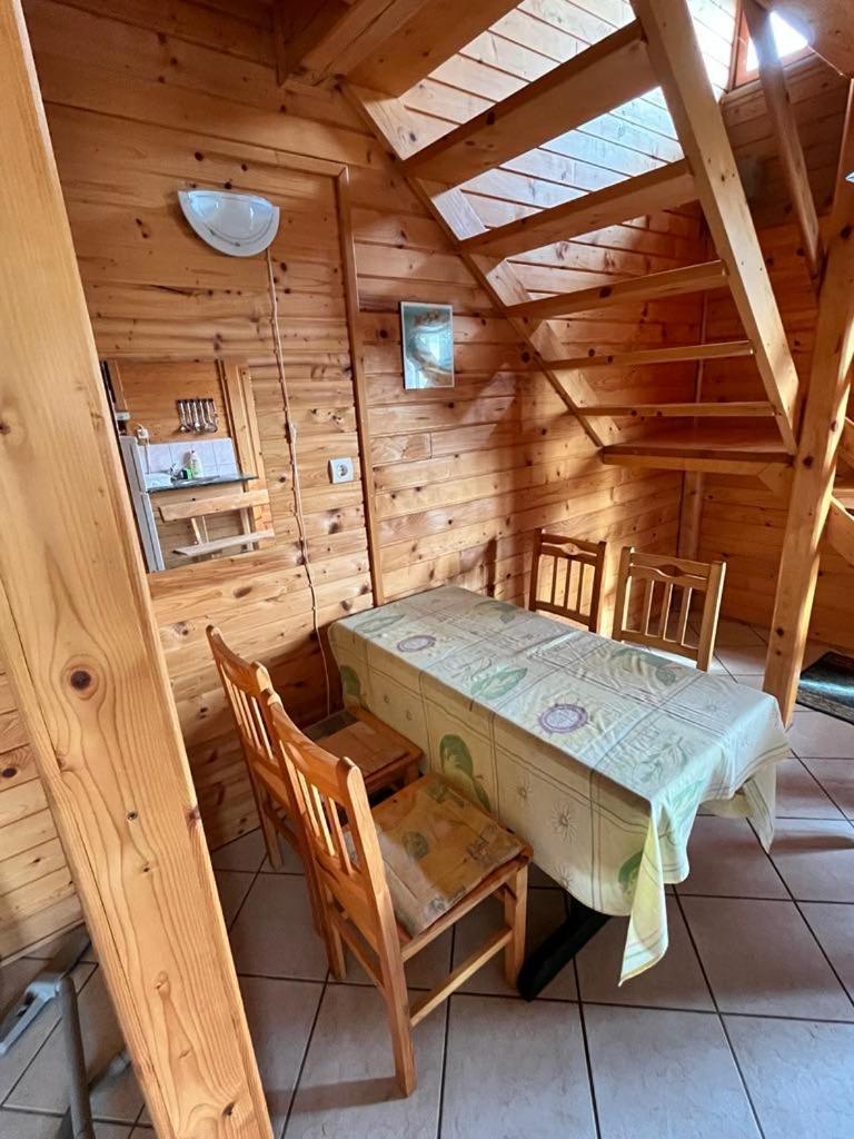 Almos Apartman Balatonfenyves Ngoại thất bức ảnh